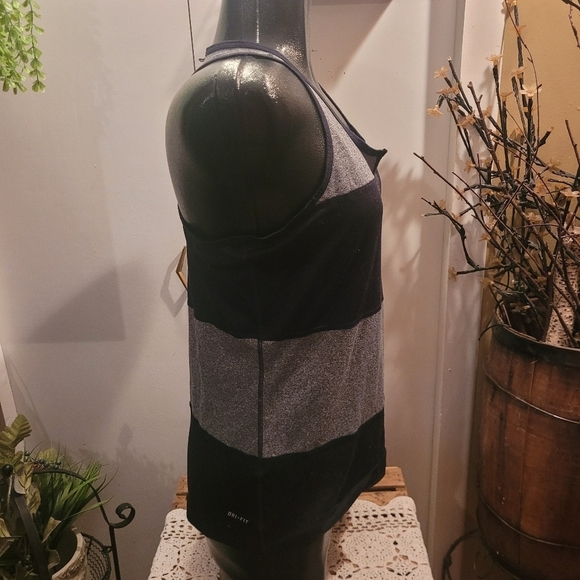 Nike Dri-fit Racerback Tank Top L - Picture 5 of 6